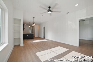 Building Photo - 727 Hammond Ave