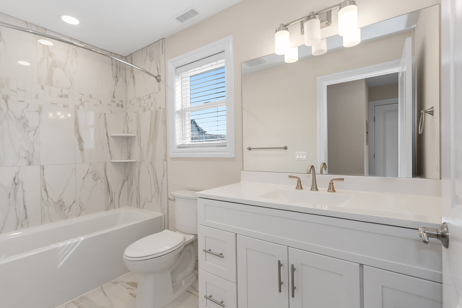 Building Photo - 20 Zazzetti St