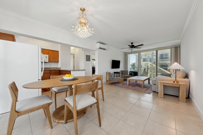 Building Photo - 1041 Hillsboro Mile