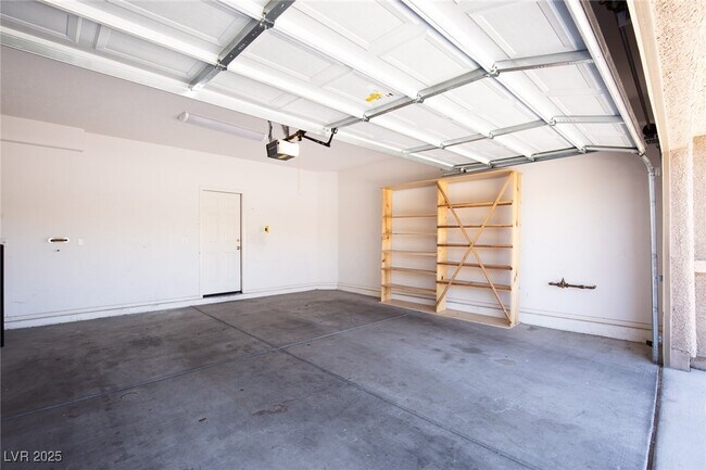 Building Photo - 3954 Tanning St