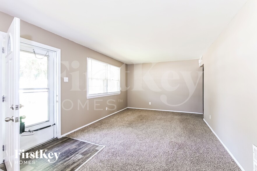 Building Photo - 510 Impala Ln