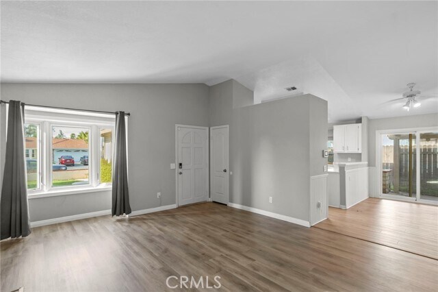 Building Photo - 39472 Long Ridge Dr