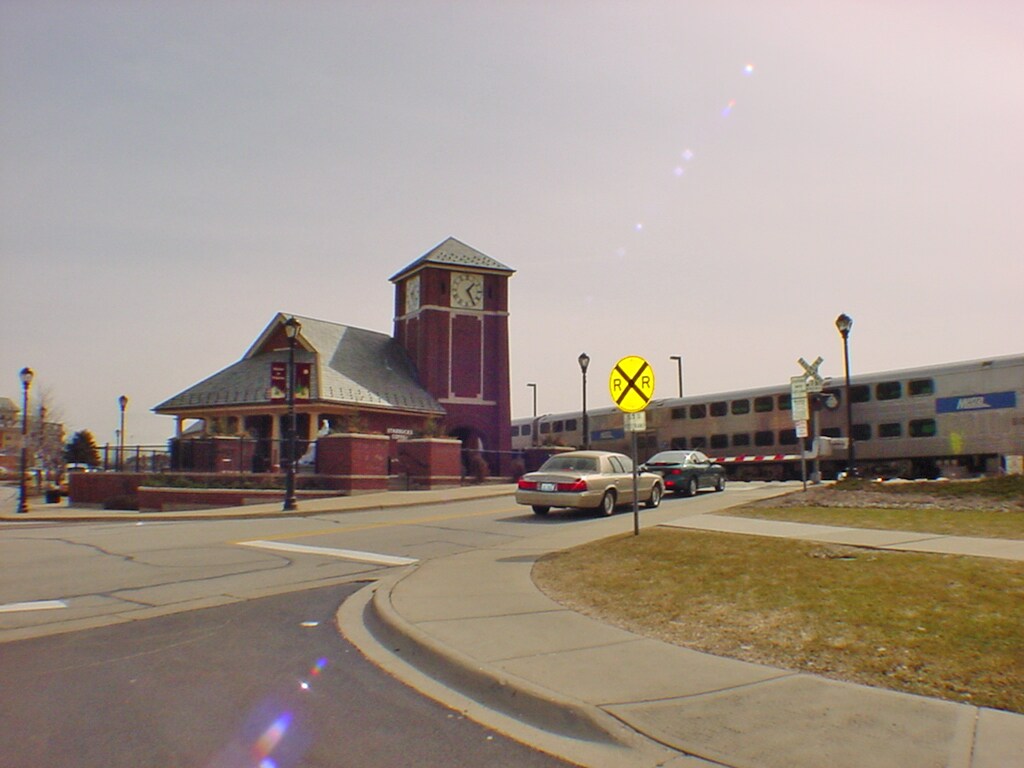 Downtown/Metra - 337 N Carter St