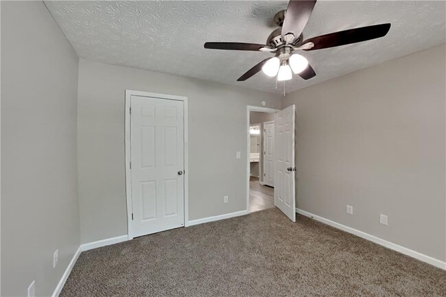 Building Photo - 2070 Charleston Oak Cir