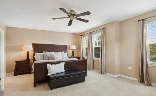 Building Photo - 841 Barclay Dr