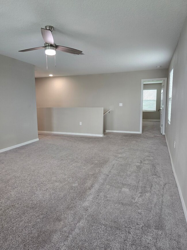 Building Photo - Lakeland 5 Bedroom 3 Bath