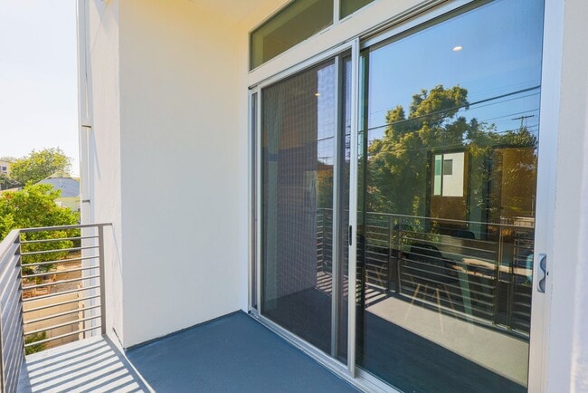 Building Photo - Gemini Townhomes