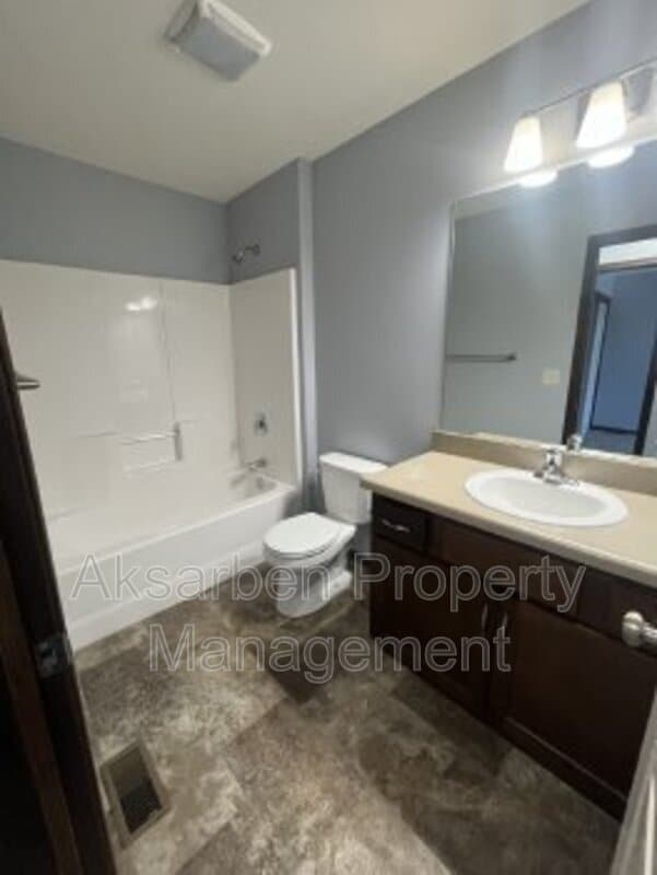 Building Photo - 5304 41st St
