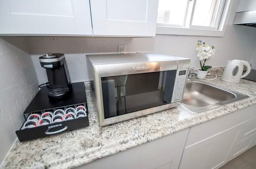 Building Photo - 243 Princeton St