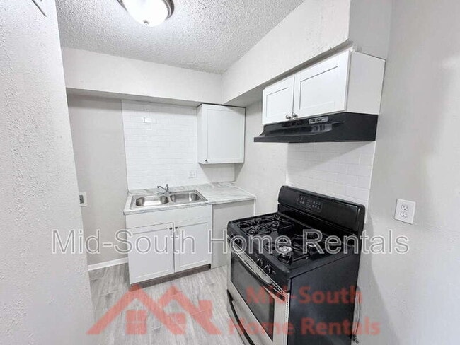 Building Photo - 139 N Claybrook St