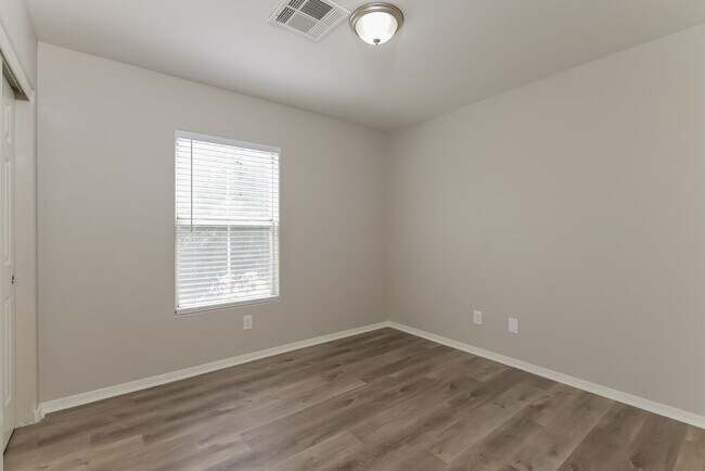 Building Photo - 828 Blue Rosalie Pl