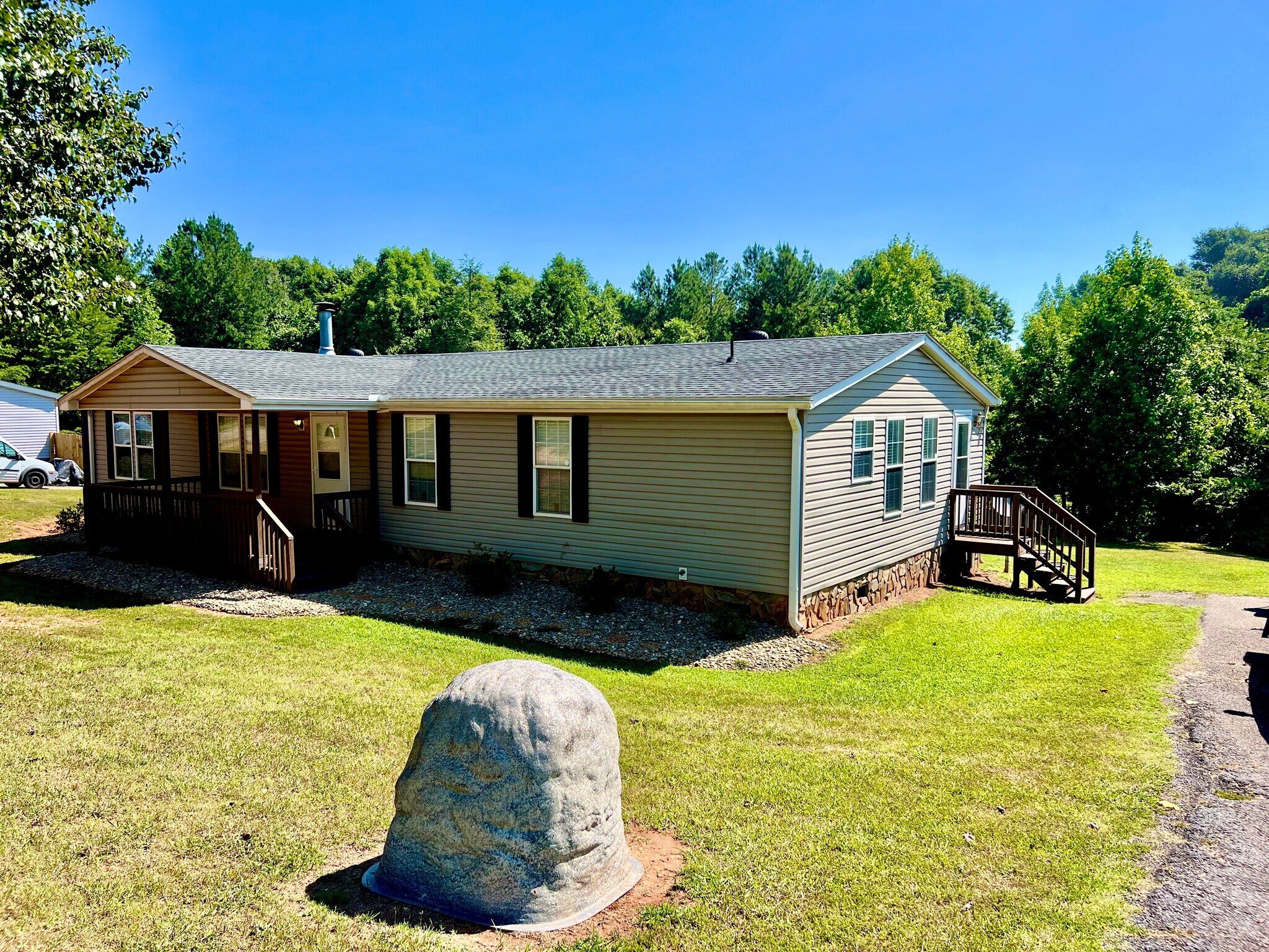 Building Photo - 2368 Beth Haven Church Rd