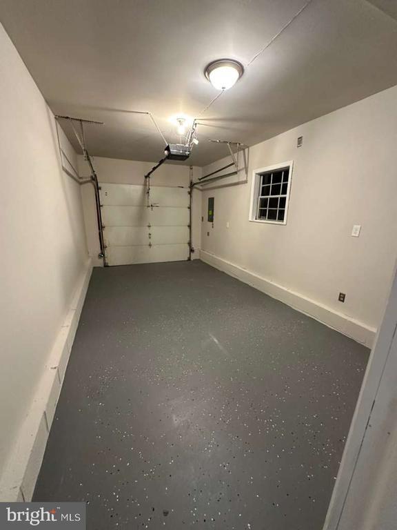 Building Photo - 5 Woodmill Dr