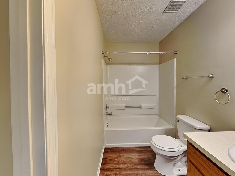 Building Photo - 1565 Tall Meadows Dr