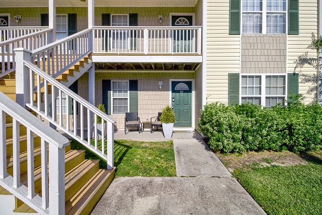 Primary Photo - COMING SOON - Spacious Updated Condo in Gr...