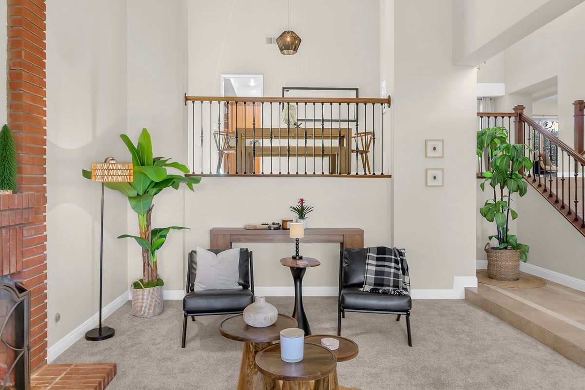 Building Photo - 25151 Via Playa