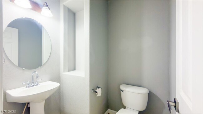 Building Photo - 3610 Pinnate Dr