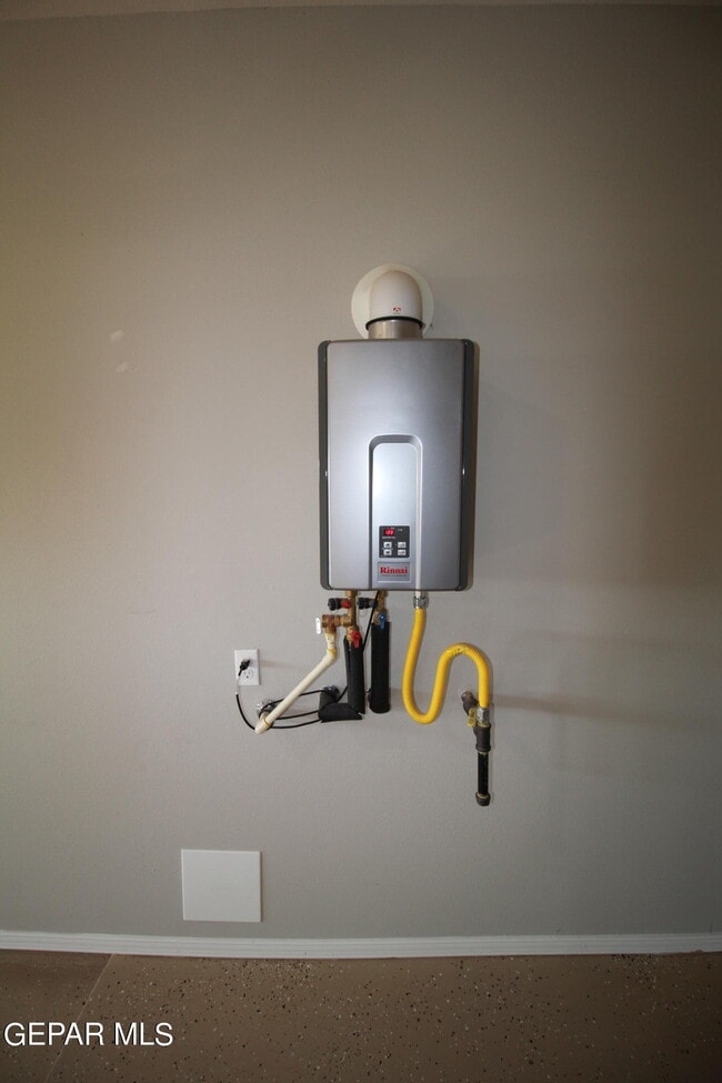 Building Photo - 509 Cedarwood Ave