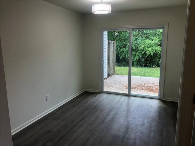 Building Photo - 1448 Springleaf Cir SE