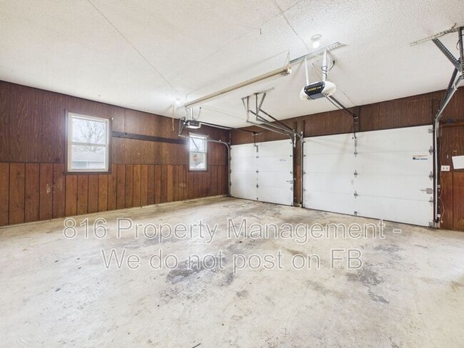 Building Photo - 817 N Choctaw Ave