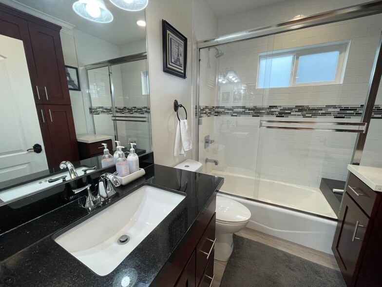 Building Photo - 6518 Walker Ave