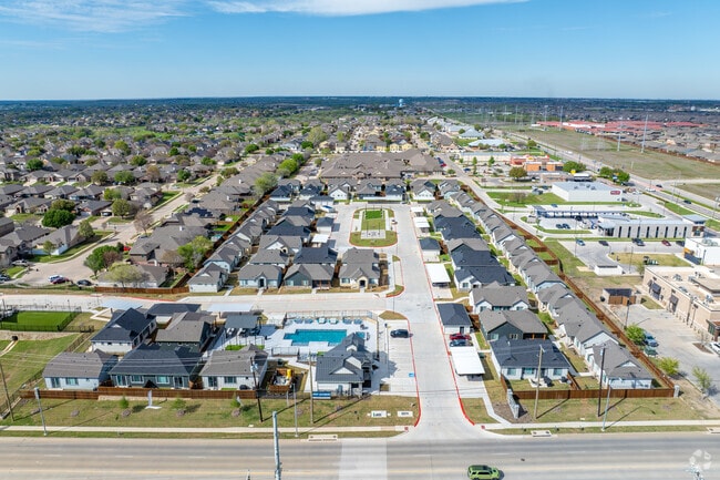 Building Photo - Avilla Boat Club