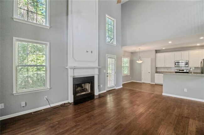 Building Photo - 2011 Chelton Way SE