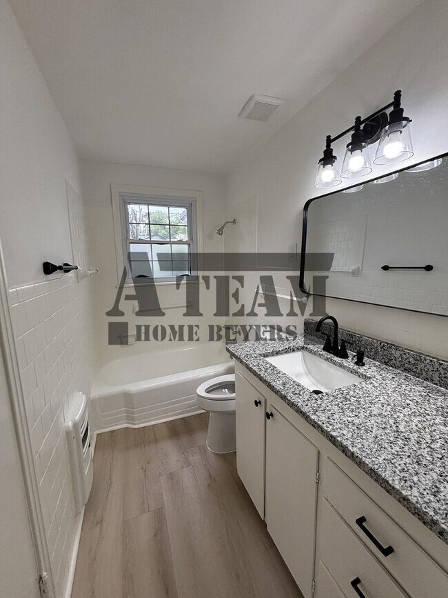 Building Photo - Charming Fully Remodeled 2 Bedroom 1 Bath Athens