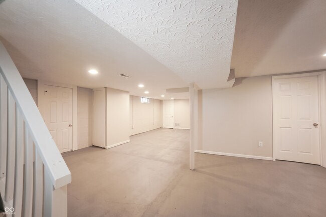 Building Photo - 2426 E Northgate St