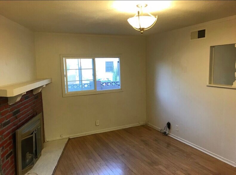 Building Photo - 10063 Faywood St