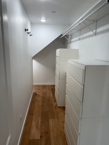 Walk-in closet - 4253 Raynol St