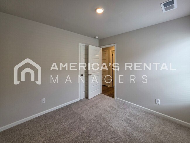 Building Photo - New Construction Home for Rent in Lincoln!