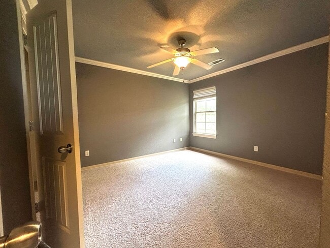 Building Photo - Stunning West Fayetteville Single Family Home