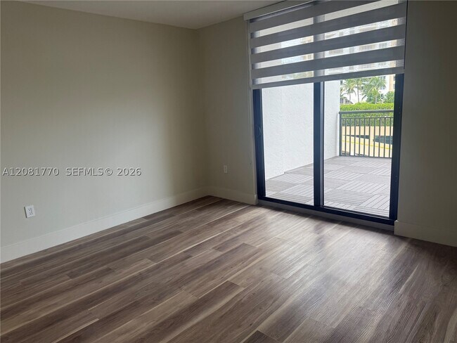 Building Photo - 540 Brickell Key Dr