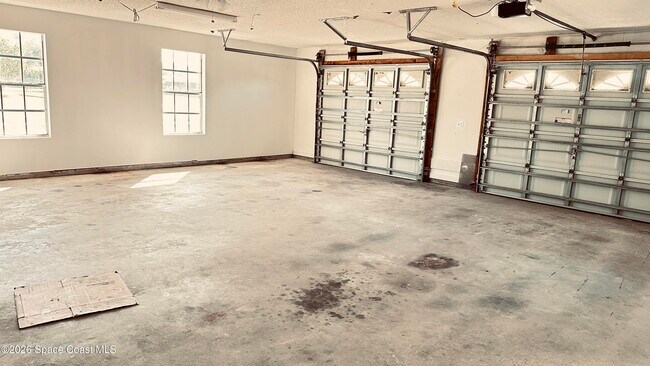 Building Photo - 301 Nesbitt St