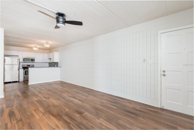 Building Photo - 3211 W De Leon St