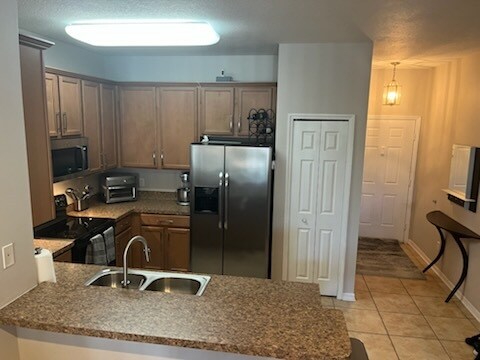 Building Photo - 469 Glastonbury Drive