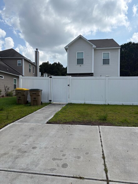Building Photo - 109 Crabapple Cir