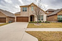 Building Photo - Beautiful 5 Bed, 3 Bath, 2-Story Home in M...