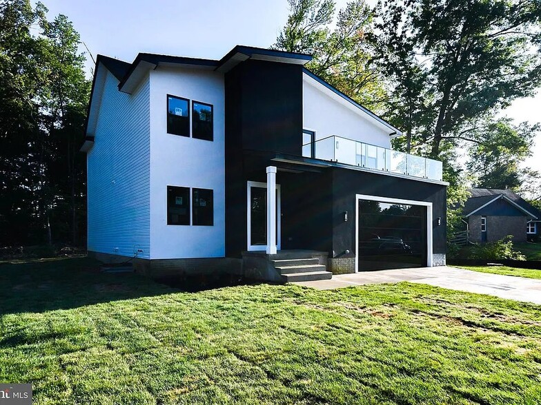 Building Photo - 1 Ayrwood Ln