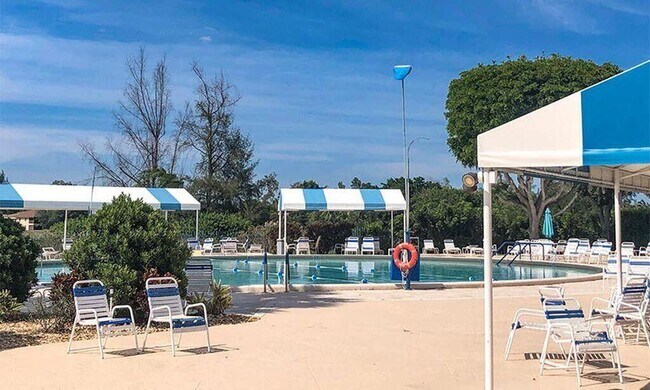 Building Photo - 13893 Via Aurora Via