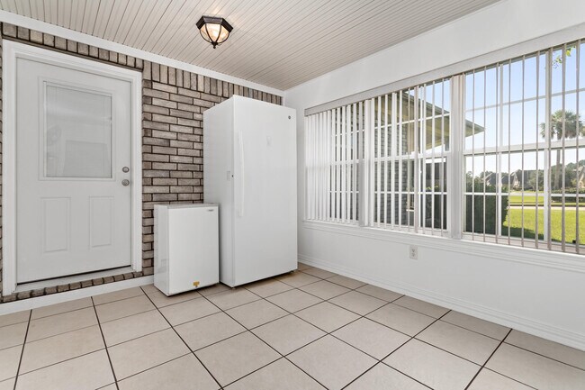 Building Photo - 100 Dillons Way