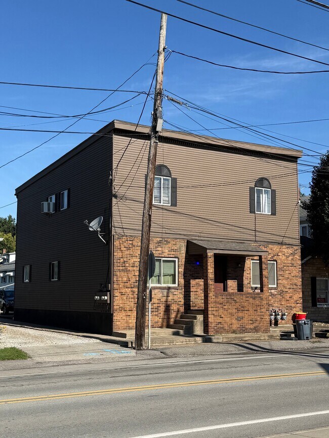 Building Photo - 569 Pike St