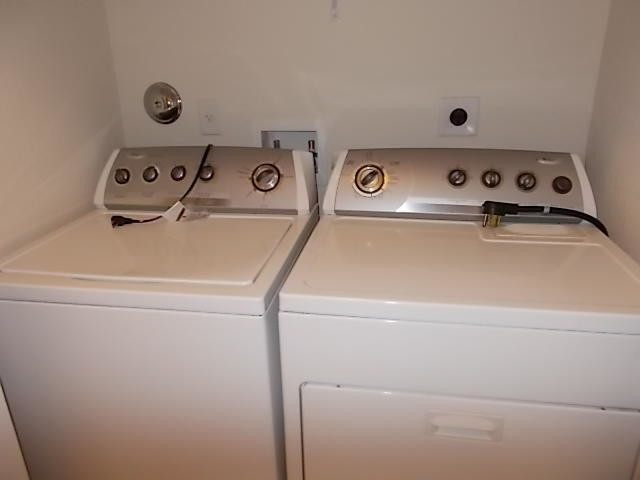 Building Photo - 1551 SE Wilshire Pl