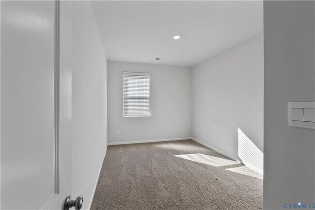 Building Photo - 11140 Chappell Crk Cir