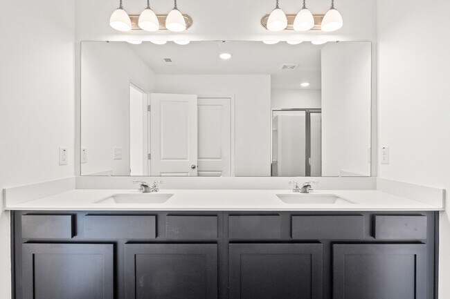 Building Photo - 3 Bed 2.5 Bath Townhome at Cambrey Crossing.