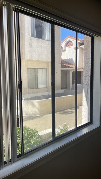 Building Photo - 707 S Webster Ave