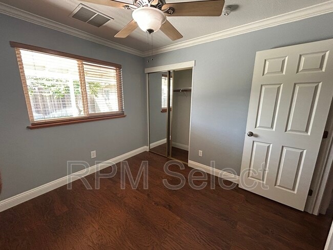 Building Photo - 5349 Vichy Cir