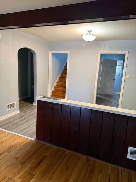Building Photo - 2137 Wespark Ave