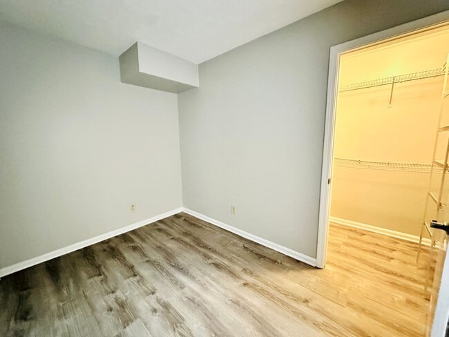 Building Photo - Affordable 3 bedroom in West Louisville-Section 8 Accepted